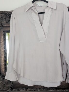 MNG Blouse. MNG from Mango,  satin cream/light gray, relaxed v-neck popover